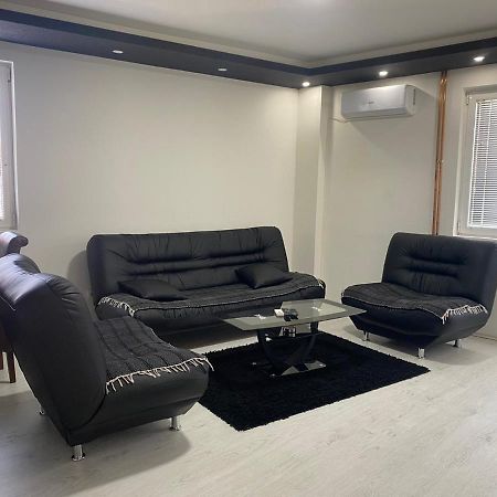 Talija Lux Jagodina Apartment Exterior foto